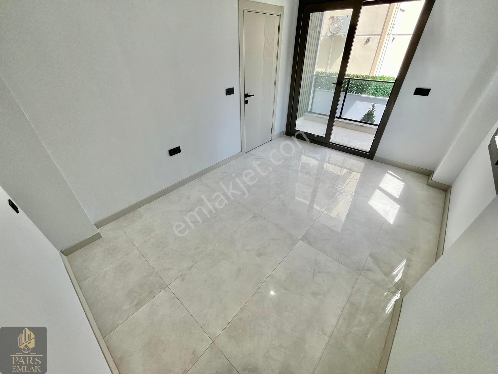 Parstan Tahtakuşlarda Müstakil Bahçeli Denize 50m Lüks 3+1 Villa - Görsel 15