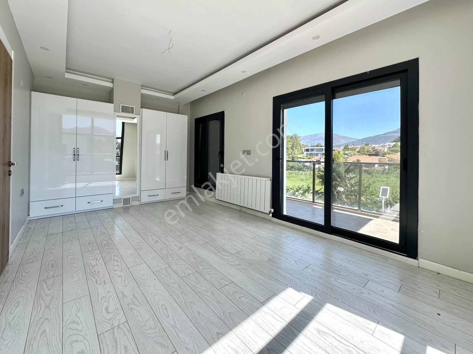 Yukarıkızılca'da Merkezi Konumda Müstakil 4+1 Özel Yapım Villa - Görsel 26