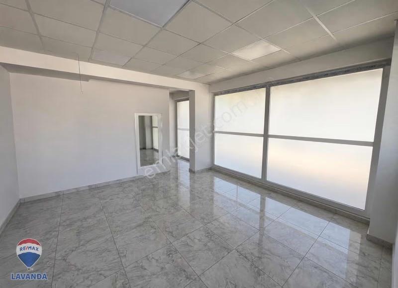 Çobançeşme Mah. Köşe Konum Satılık İskanlı 30 M2 Dükkan - Görsel 5