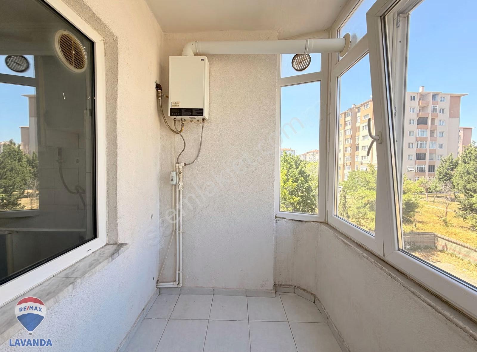 Remax Lavanda'dan Belediye Konutlarında 3+1 Kiralık Ferah Daire - Görsel 3