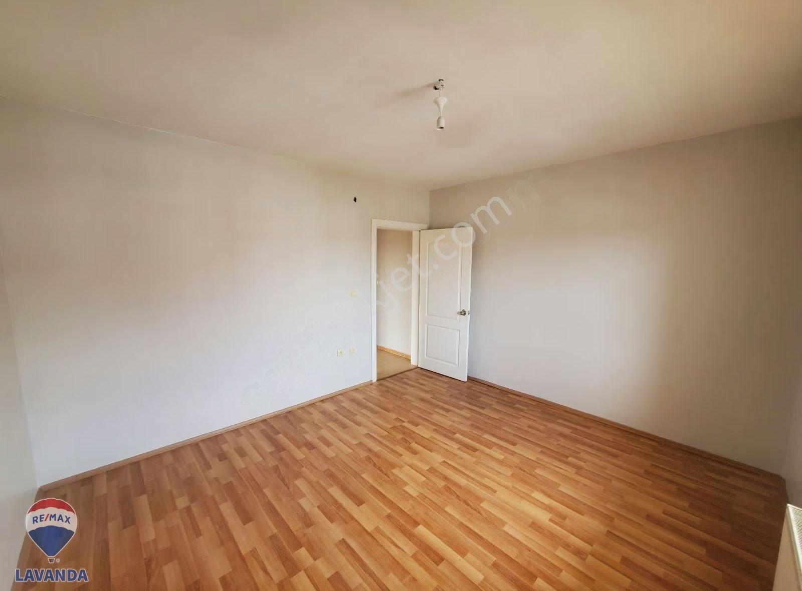 Re/max Lavanda Dan 3+1 130 M2 Havuzlu Site İçerisinde - Görsel 6