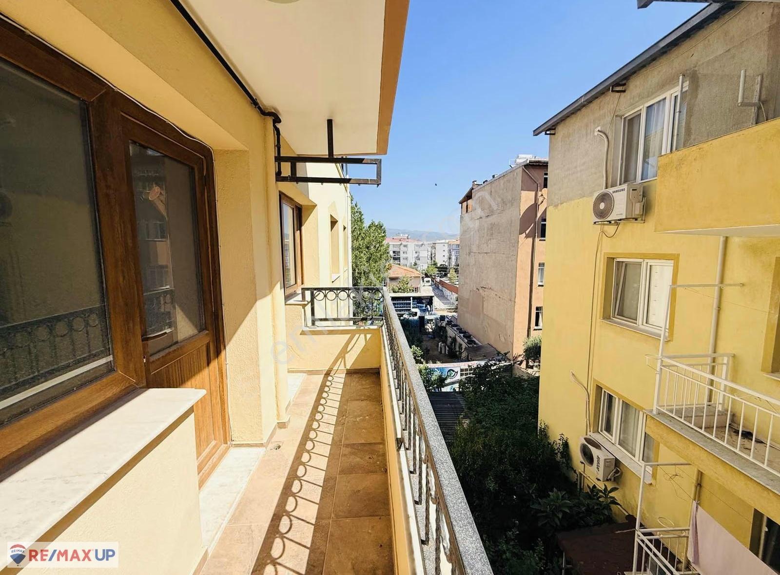 Pınarbaşı Merkezi Konum Doğalgazlı Geniş Ferah Kiralık 3+1 Daire - Görsel 19