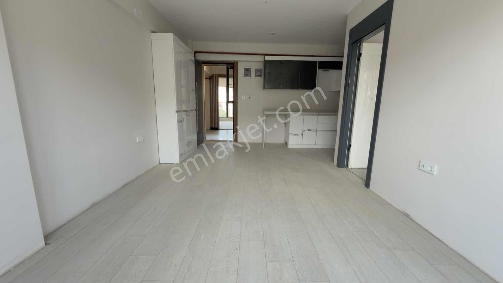 Çetin Emlak'tan Alışılmışların Dışında 1+1 Dubleks Satılık Daire