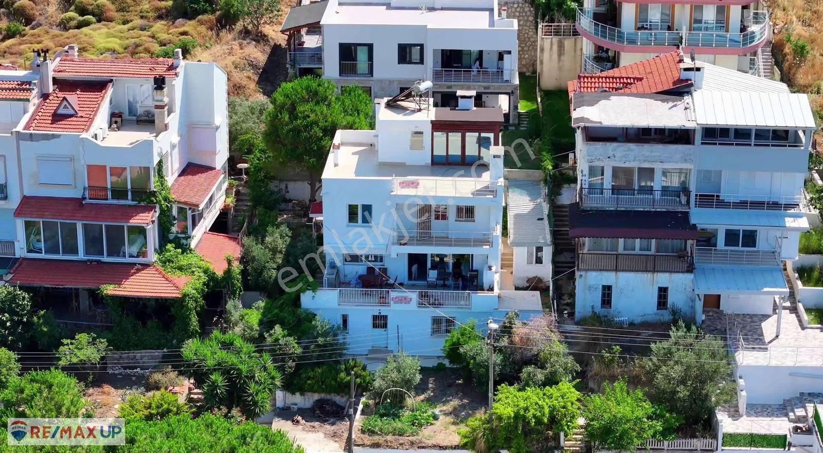 Karaburunda İskeleye Hakim Panoramik Deniz Manzaralı Villa