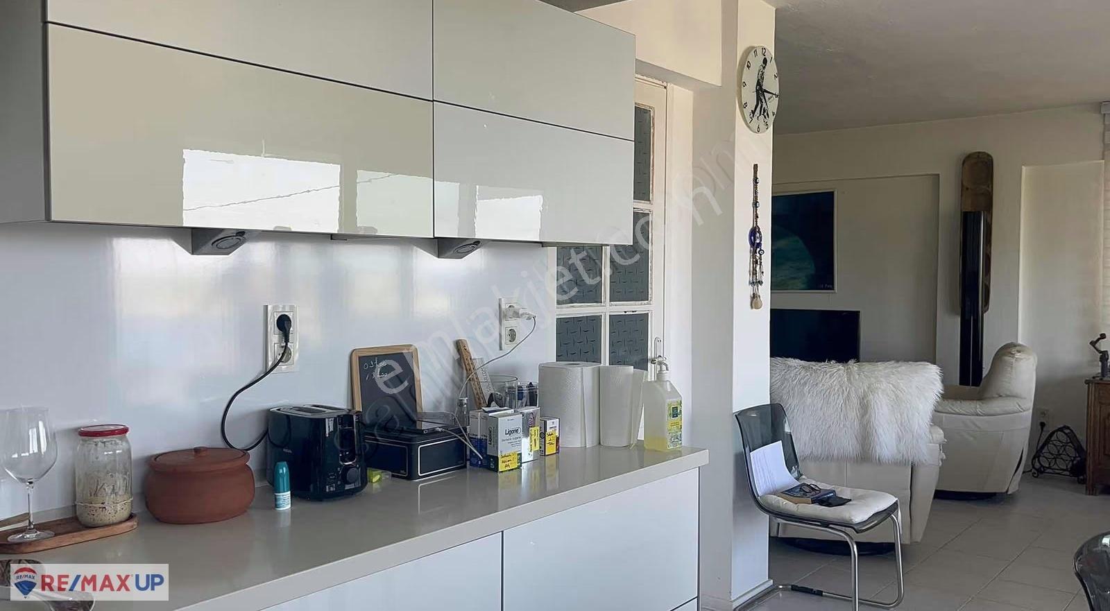 Karaburunda İskeleye Hakim Panoramik Deniz Manzaralı Villa - Görsel 24