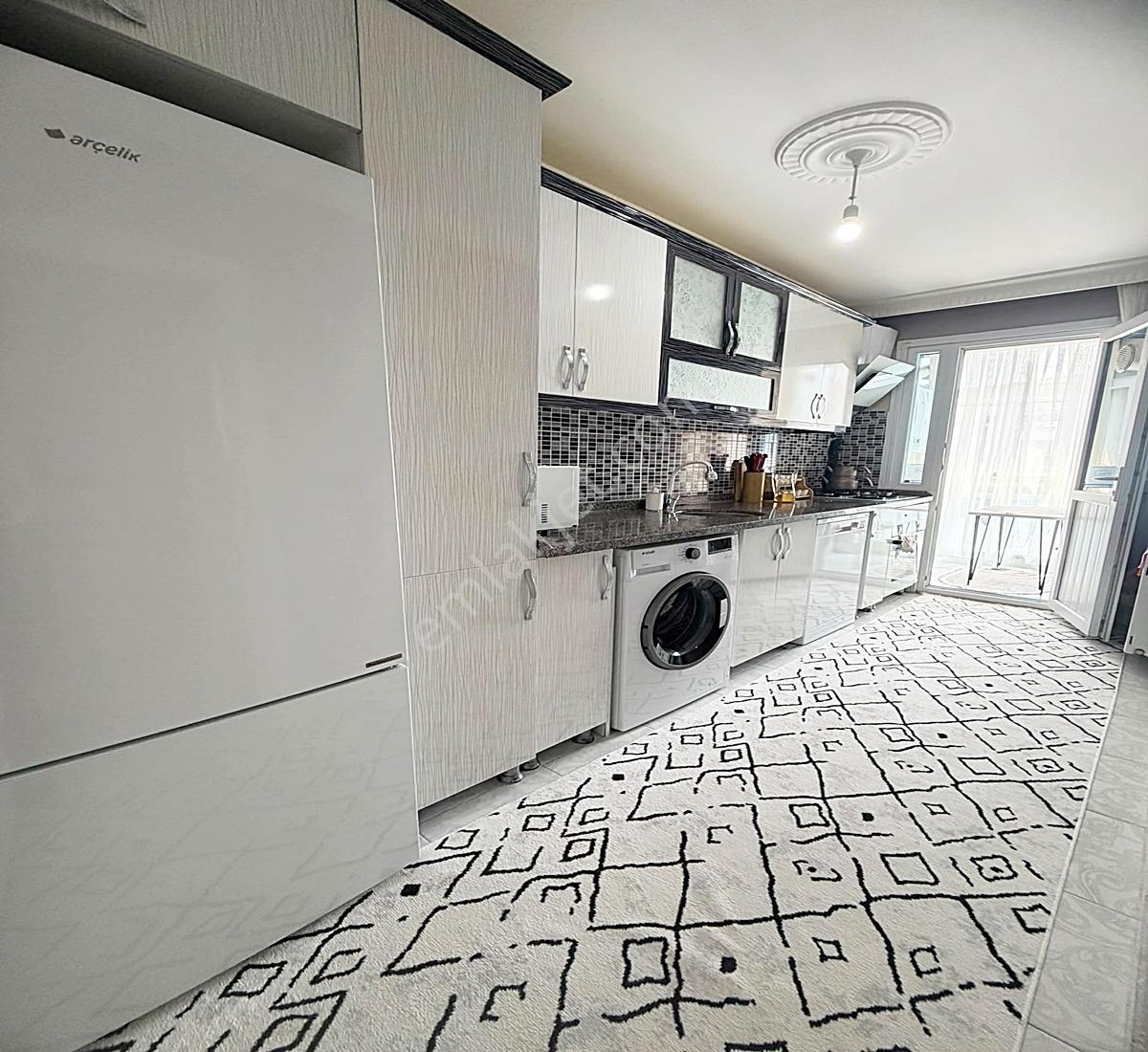 Acil Satılık ! Metrobüse 5dk Çift Balkon Öncephe 2+1 100m² Daire - Görsel 10