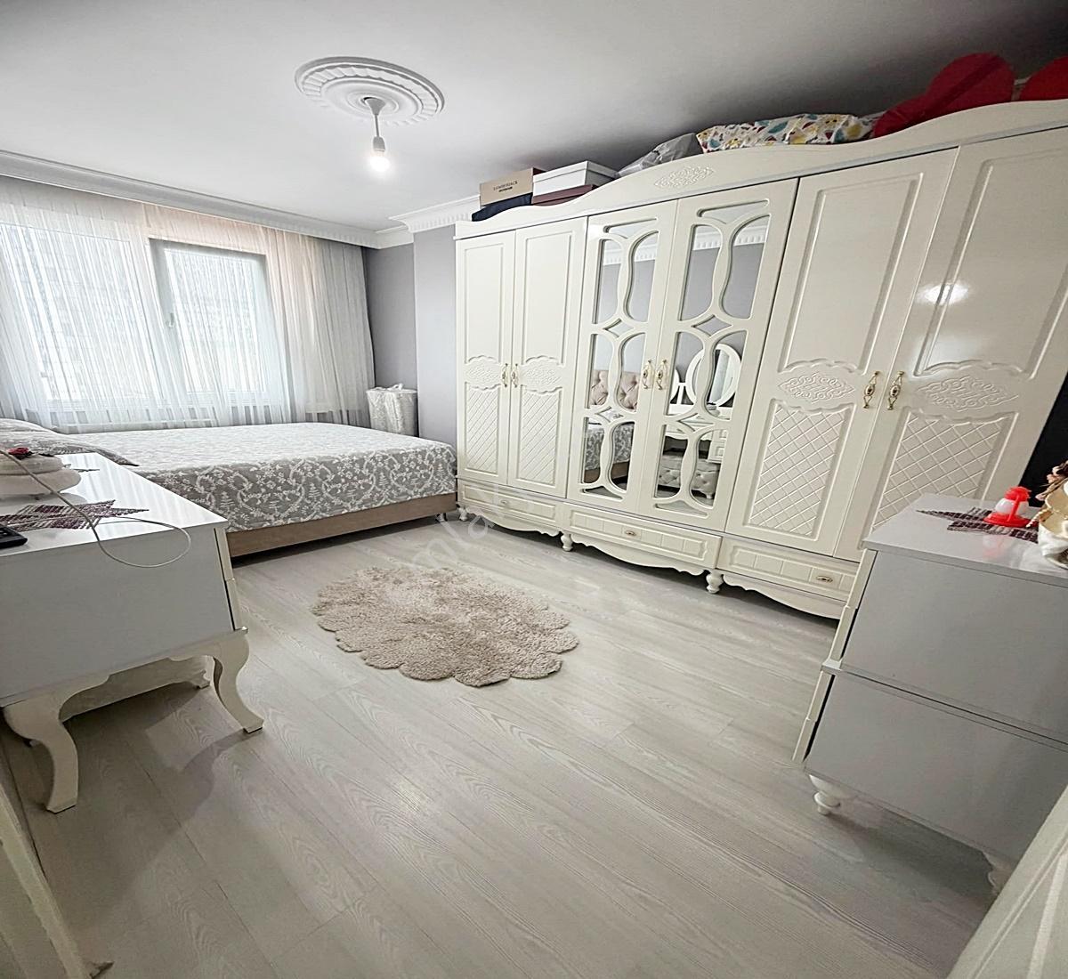 Acil Satılık ! Metrobüse 5dk Çift Balkon Öncephe 2+1 100m² Daire - Görsel 8