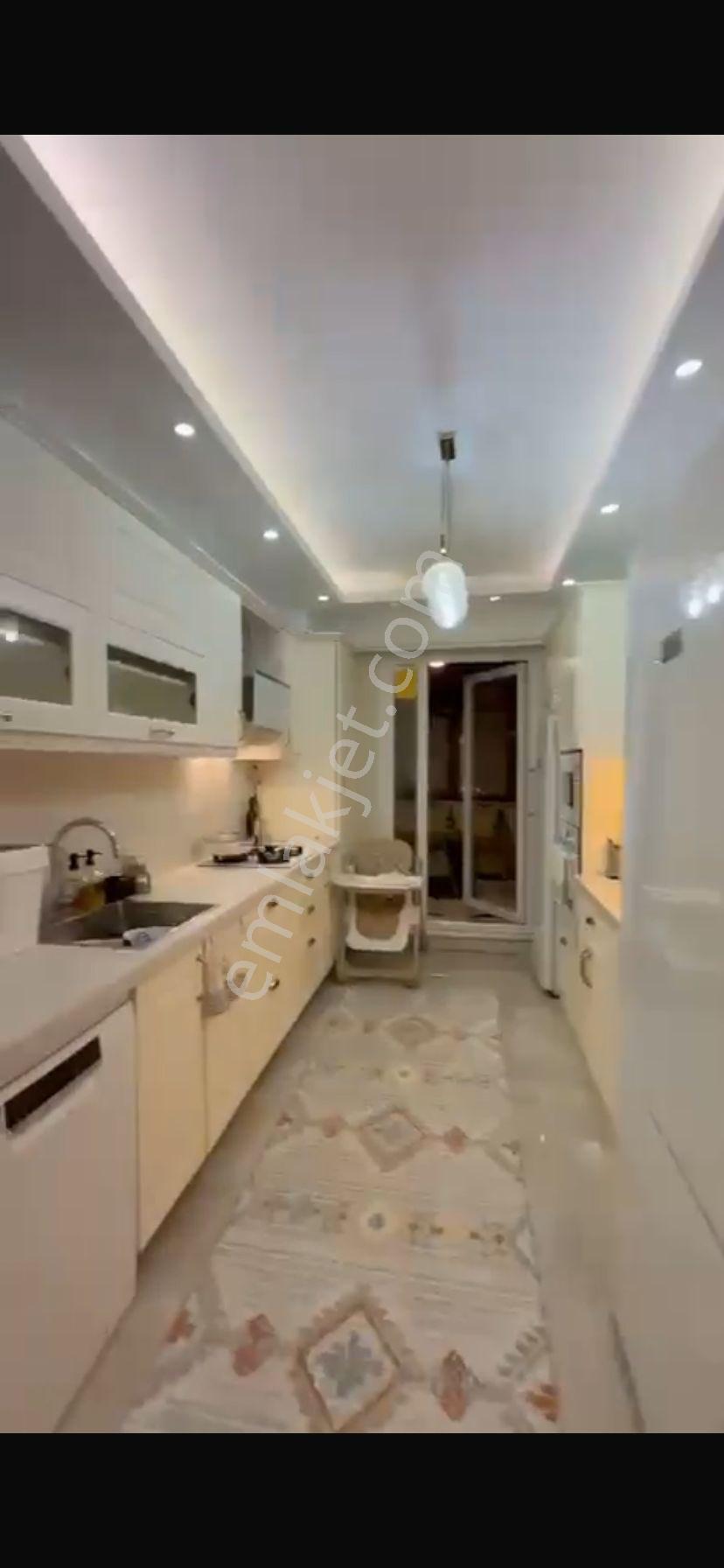 Esenyurt Merkezde Sitede Teraslı 3+1 Daire - Görsel 4