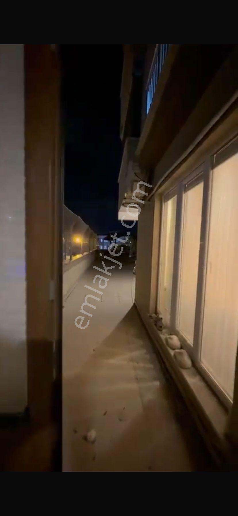 Esenyurt Merkezde Sitede Teraslı 3+1 Daire - Görsel 9