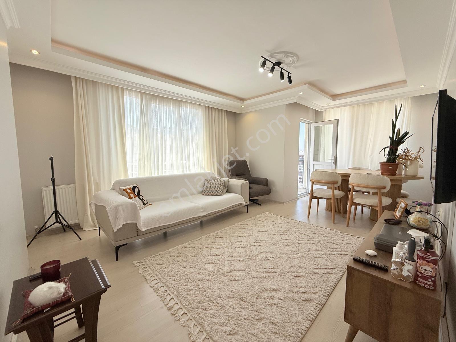 Alibeyköy / Çırçır Mahallesin'de M7 Metroya Yakın 2+1/ 90 M2 Kat/3