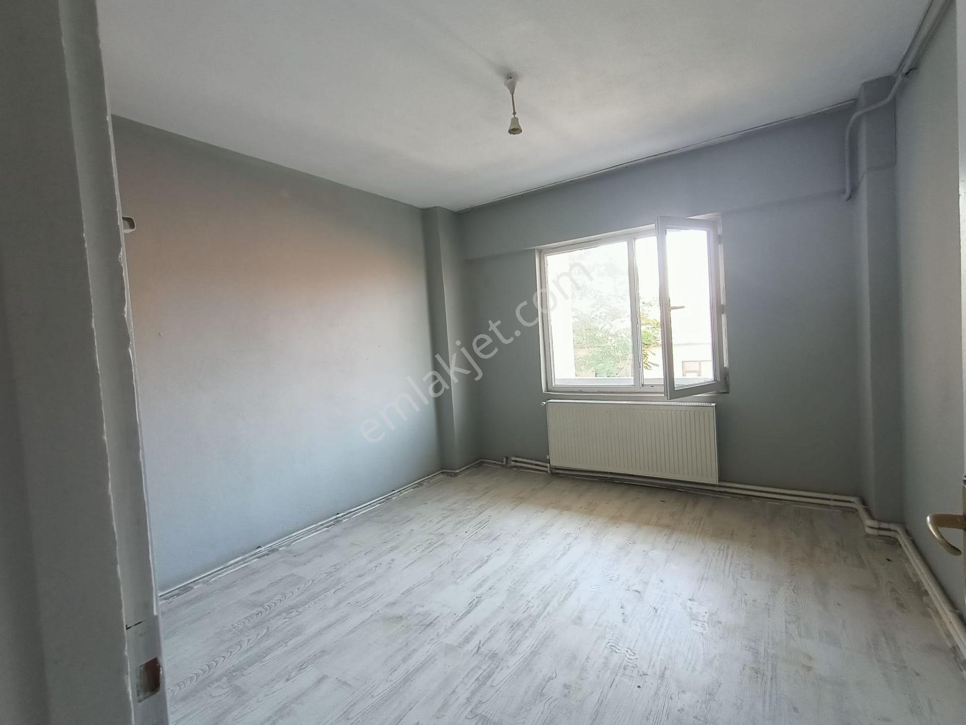 Kurtuluş Mahallesi 3+1 Geniş Ferah Kiralık Daire Şehrin Merkezinde - Görsel 12