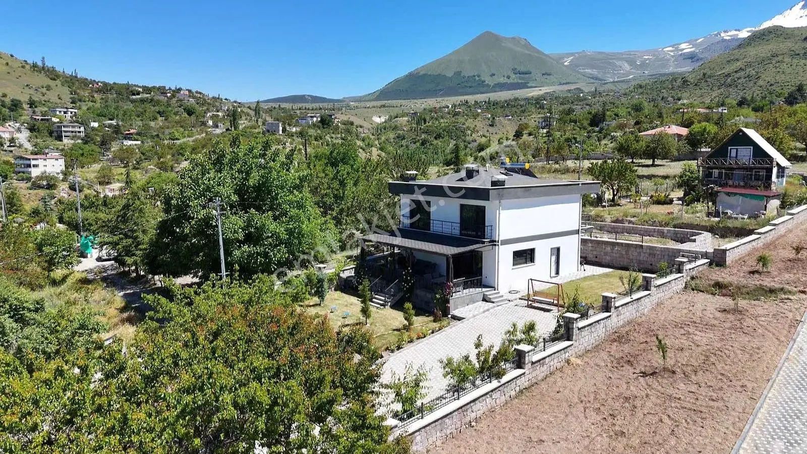 Hacılar Aşağı Mah. 4+1 Özel Yapım Villa