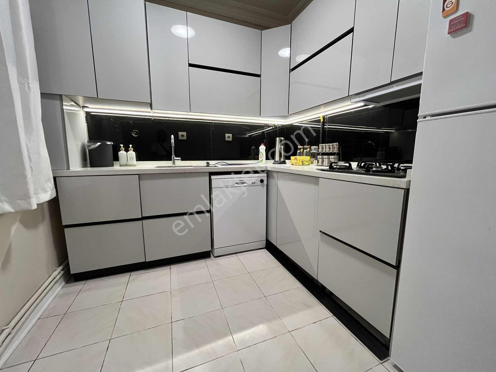 Cumhuriyet Gayrimenkulden 2+1 Full Eşyalı Daire Kale Manzaralı - Görsel 17