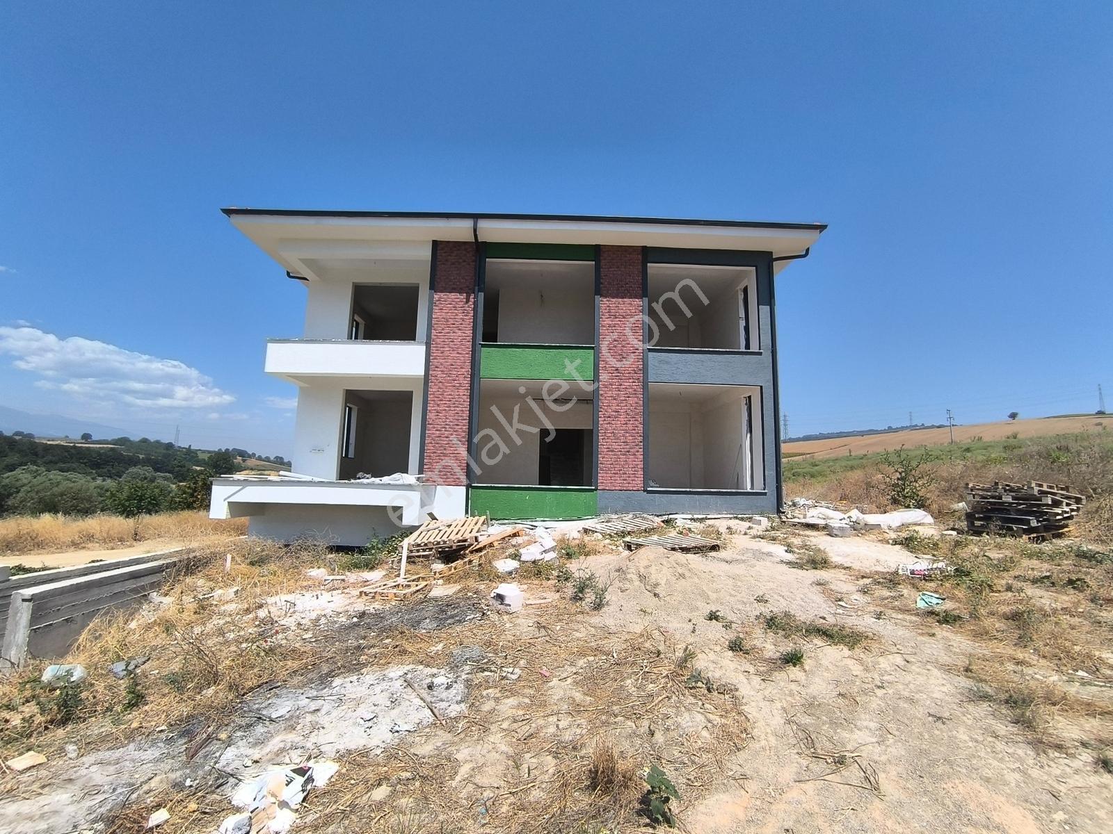 Kariyer'den Mobiliyum Karşısı Satılık 375 M² 5+1 Bahçeli Villa