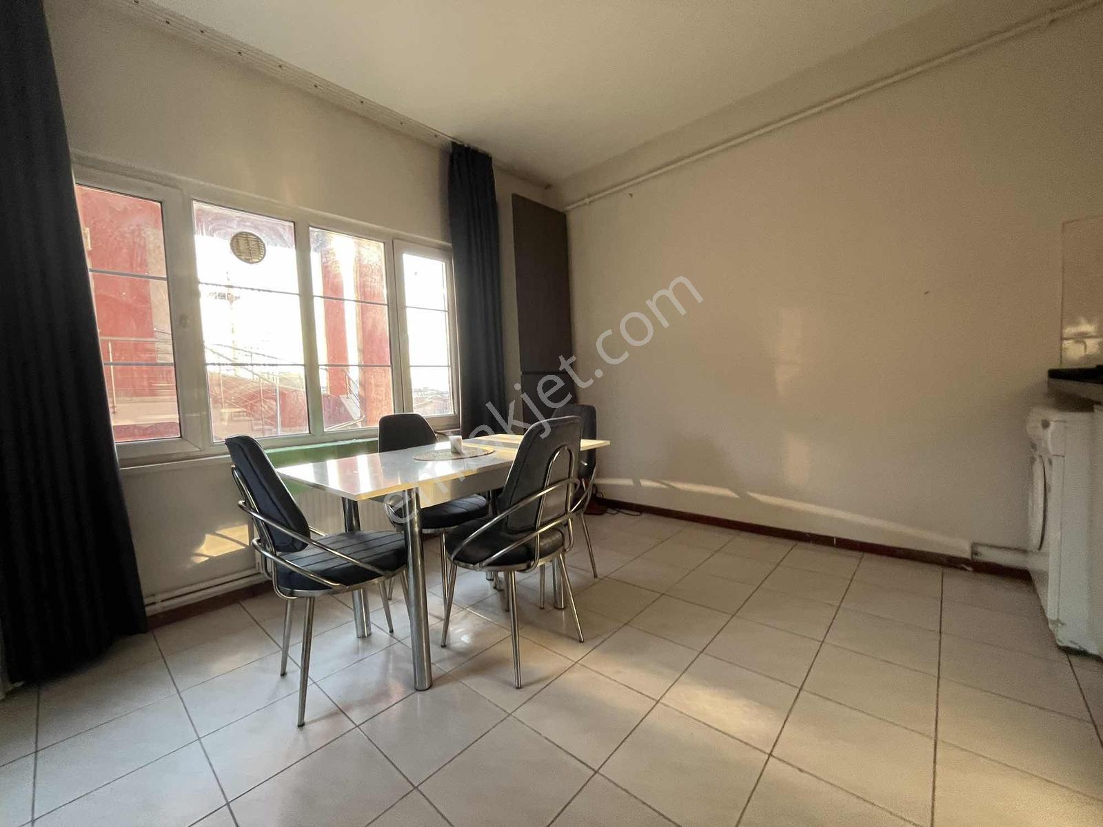 Cumhuriyet Gayrimenkulden 1+1 Full Eşyalı Daire - Görsel 2