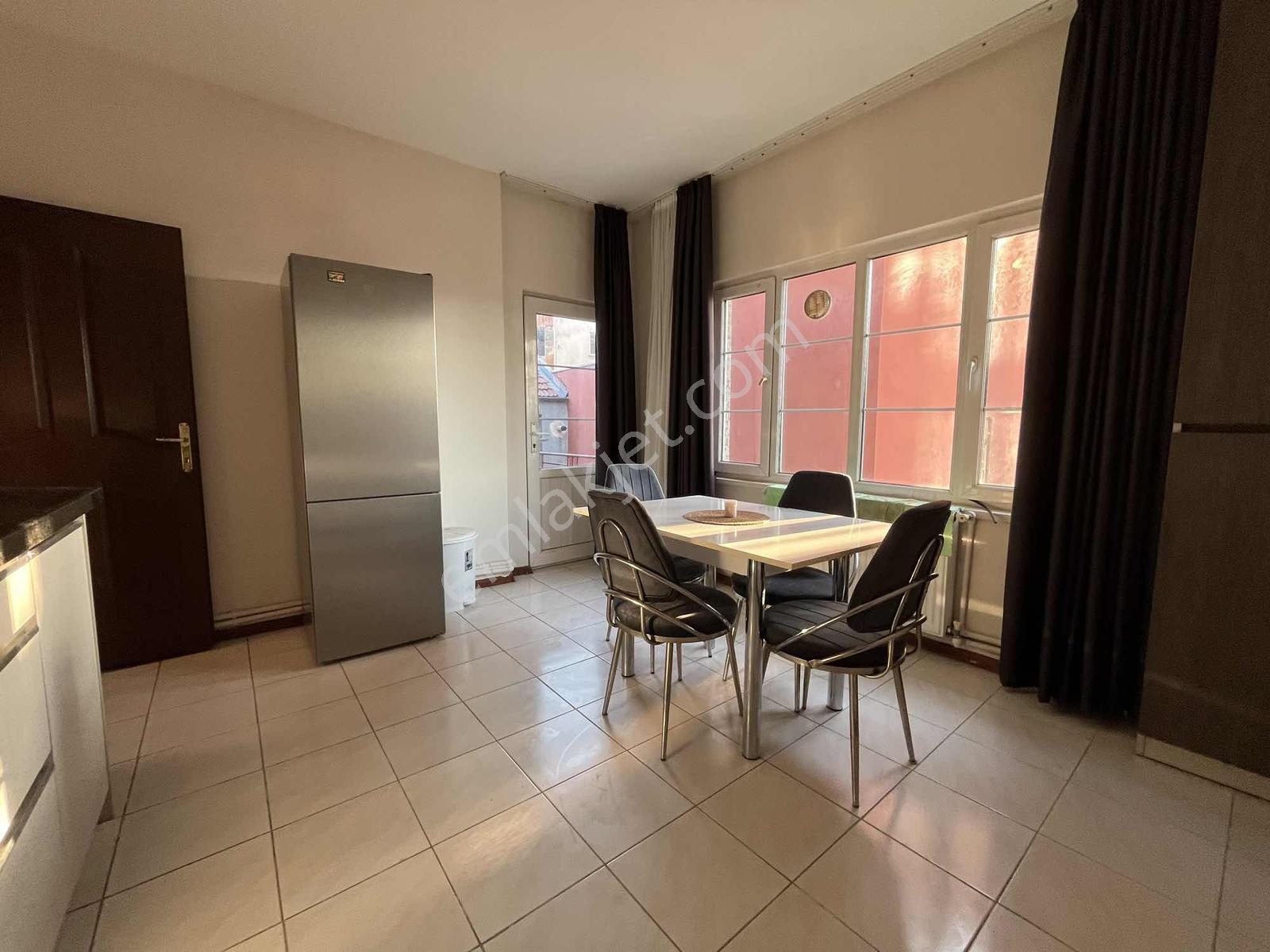Cumhuriyet Gayrimenkulden 1+1 Full Eşyalı Daire - Görsel 4