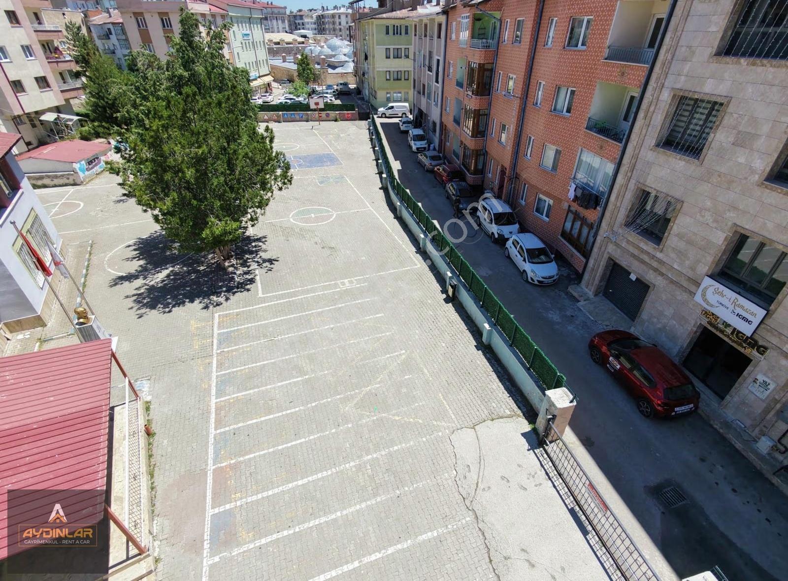 Kiralık 3+1 Daire- Ara Kat- Şehir Merkezinde- - Görsel 12