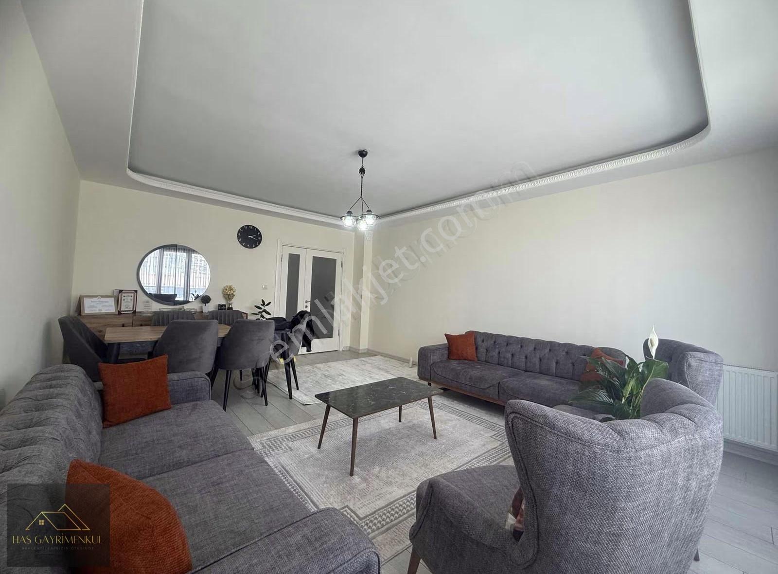 Bulvar'da Yeni Bina'da 4+1 E.banyolu Teras Balkonlu Geniş Daire