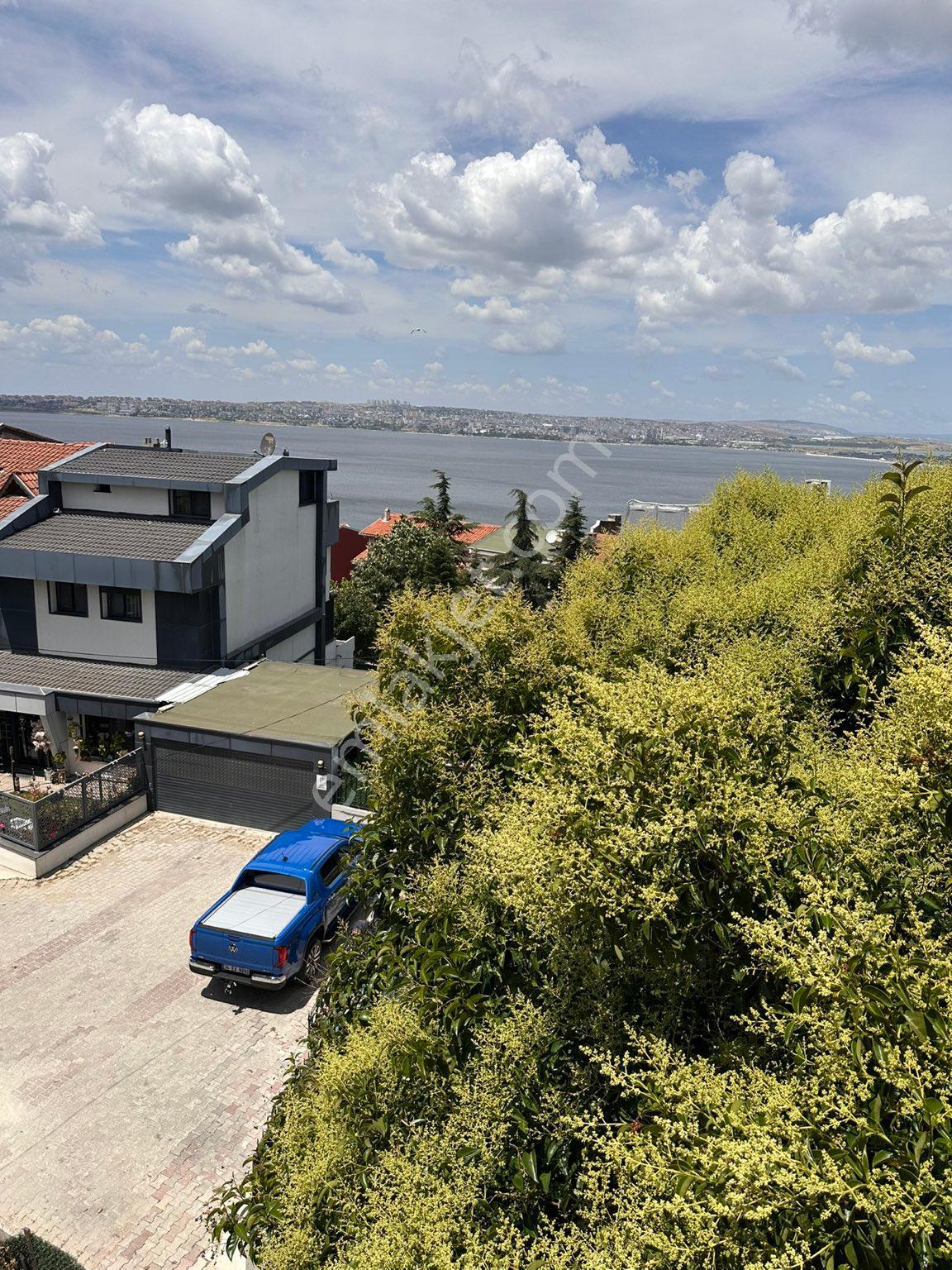 Deniz Ve Göl Manzaralı | Köşe Konum | Yenilenmiş | Teipleks,bahçeli Villa – Taşınmaya Hazır!