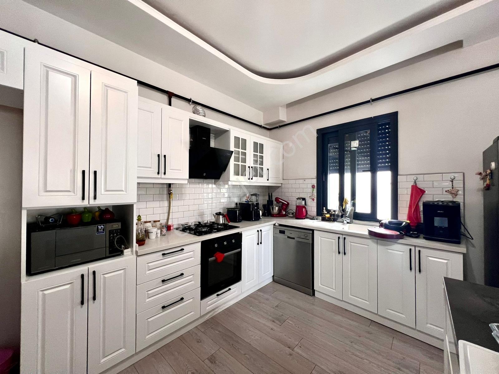 Gaziemir Beyazevlerde Optimum Yakını Satılık Villa