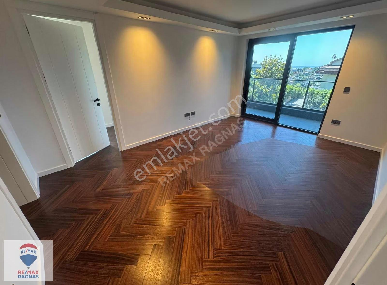 Remax Ragnas'tan Tek Yetkili Modern Revize Edilmiş Villa - Görsel 21