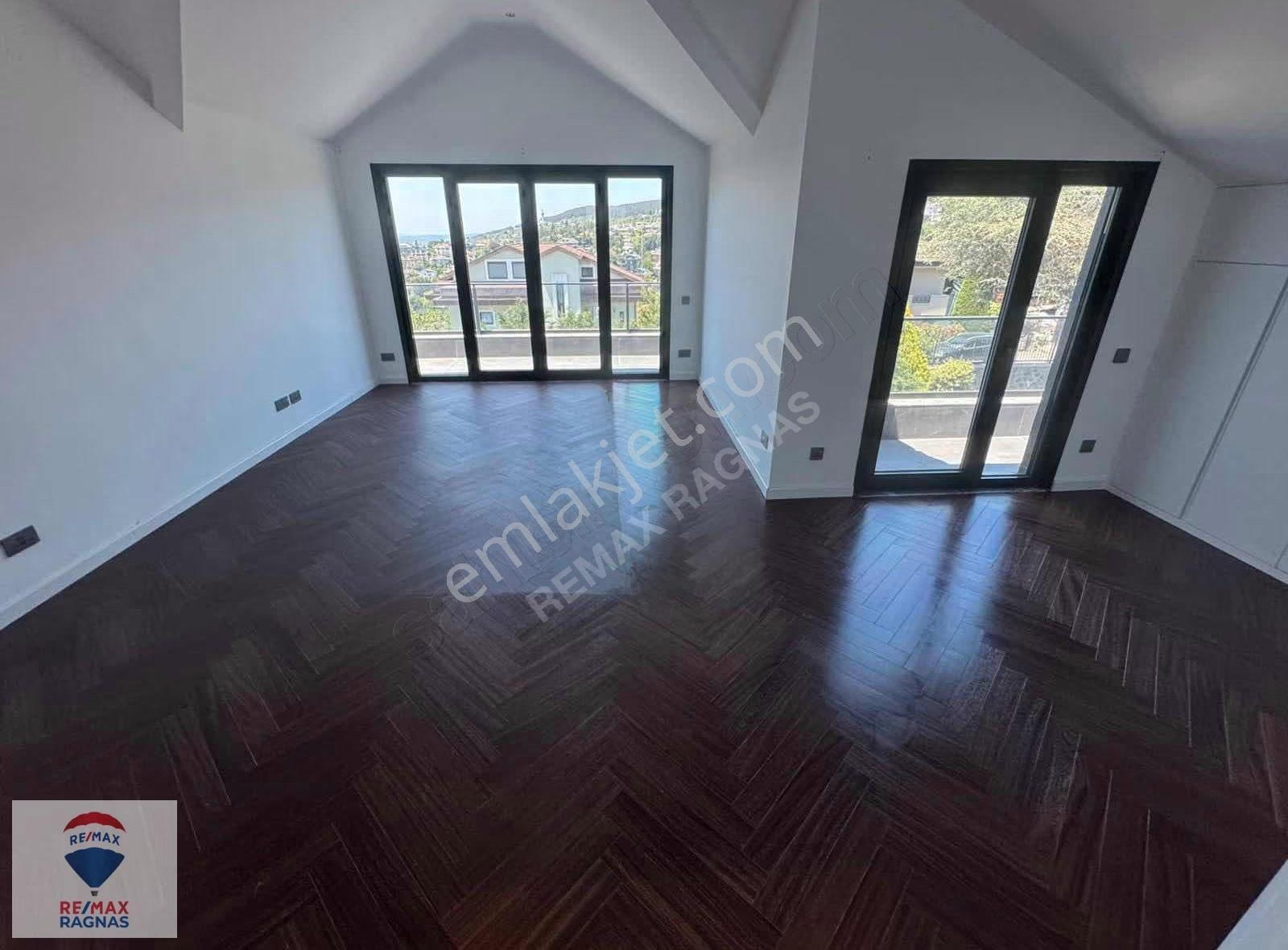 Remax Ragnas'tan Tek Yetkili Modern Revize Edilmiş Villa - Görsel 17