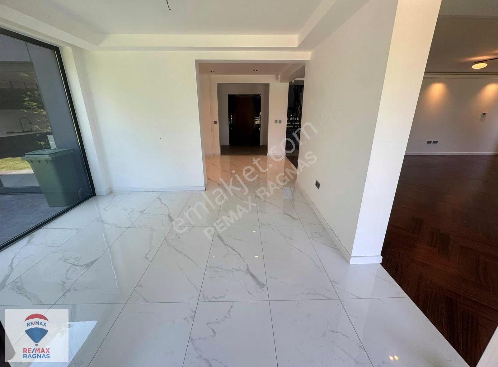 Remax Ragnas'tan Tek Yetkili Modern Revize Edilmiş Villa - Görsel 28