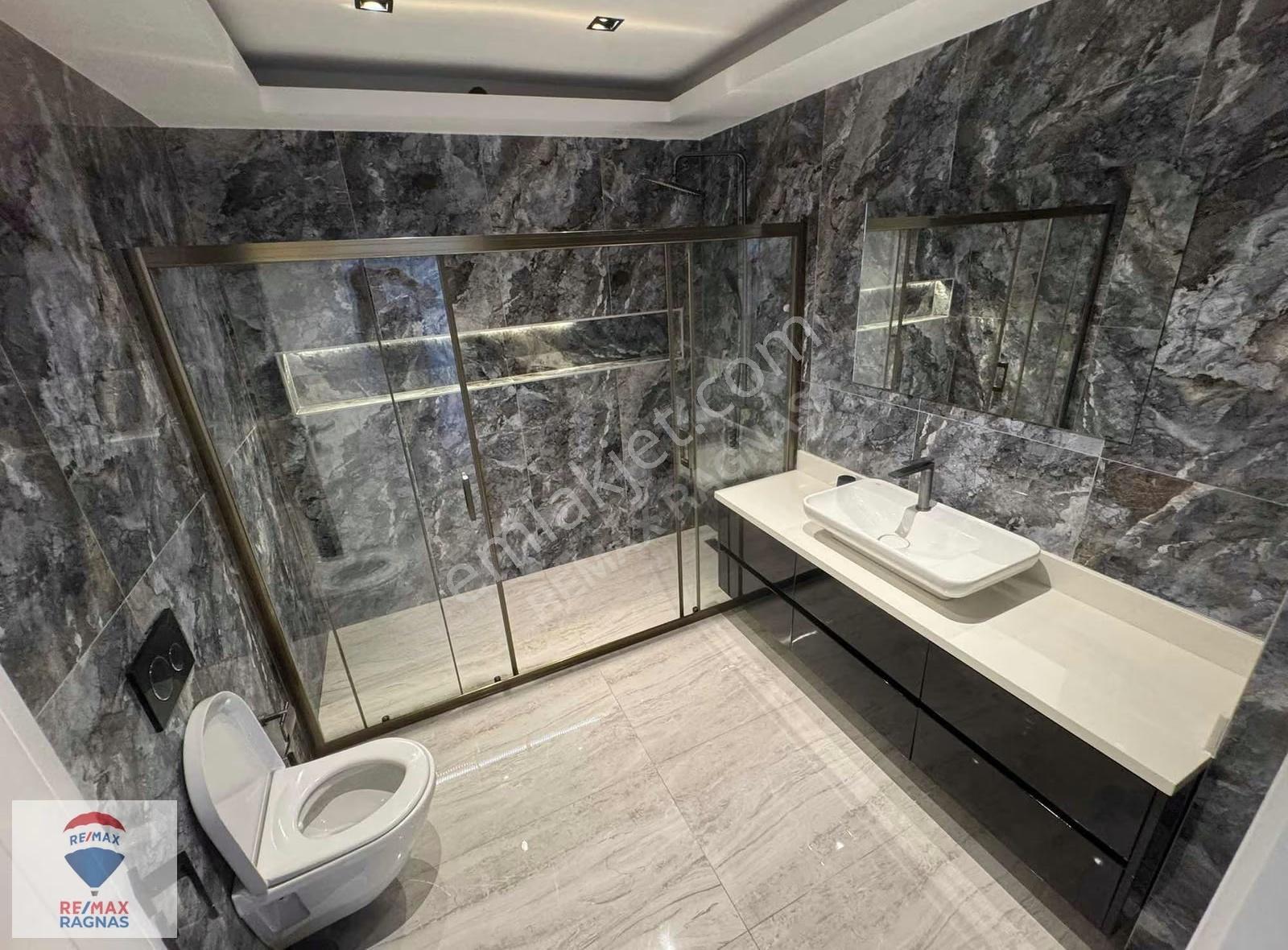 Remax Ragnas'tan Tek Yetkili Modern Revize Edilmiş Villa - Görsel 34