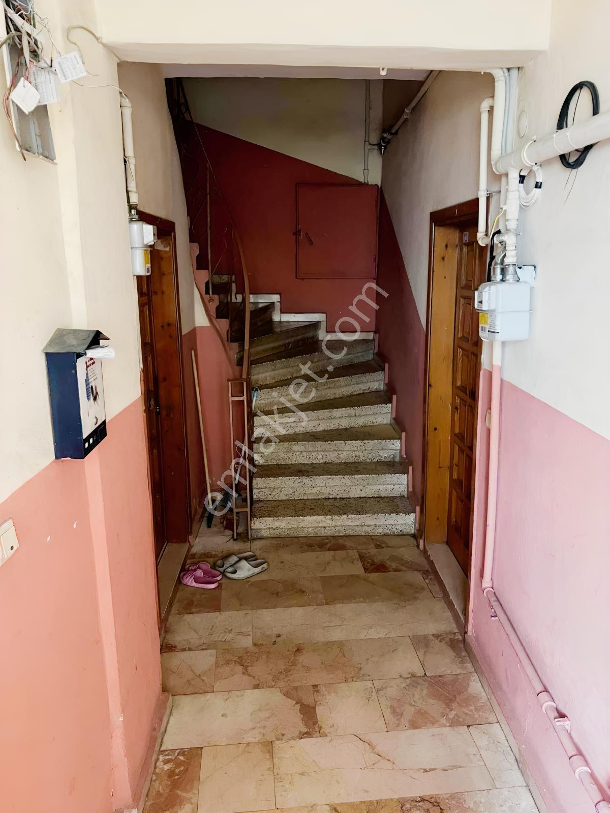 Eyüp Çırçır'da Eşyalı Kıralık 3+1 Daıre - Görsel 7