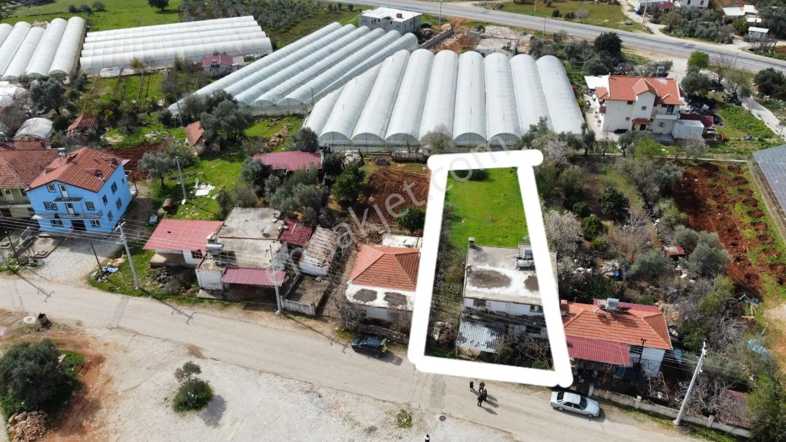 Gölbent Mah.750 M2 İçinde Ev Olan Köyiçi İmarlı Satılık Arazi
