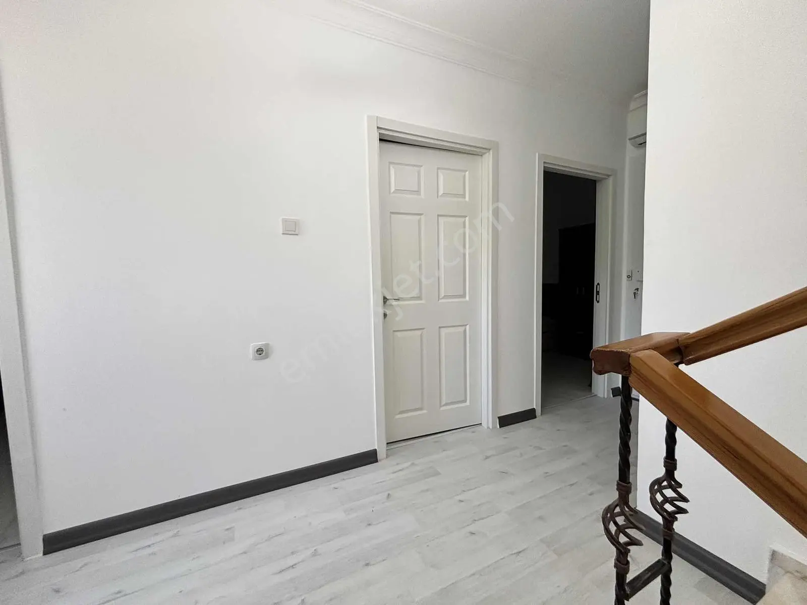 Kuşadası Bakmadan Geçme Denize 300m Yakınlıkta Eşyalı 4+1 Villa - Görsel 7