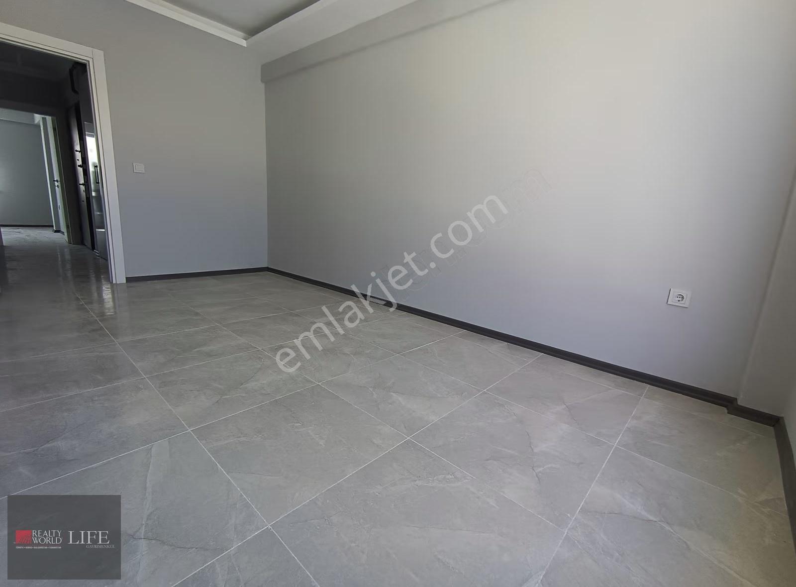 Rw Lıfe // Emek Mah.dilek Camii Yakını Satılık 2+0 Daire - Görsel 18