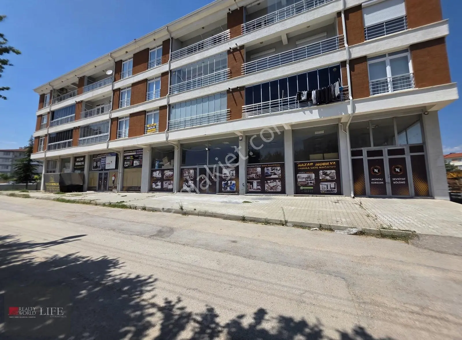 Rw Lıfe // Emek Mahallesi Balsu Bulvarı Yakını Satılık İşyeri