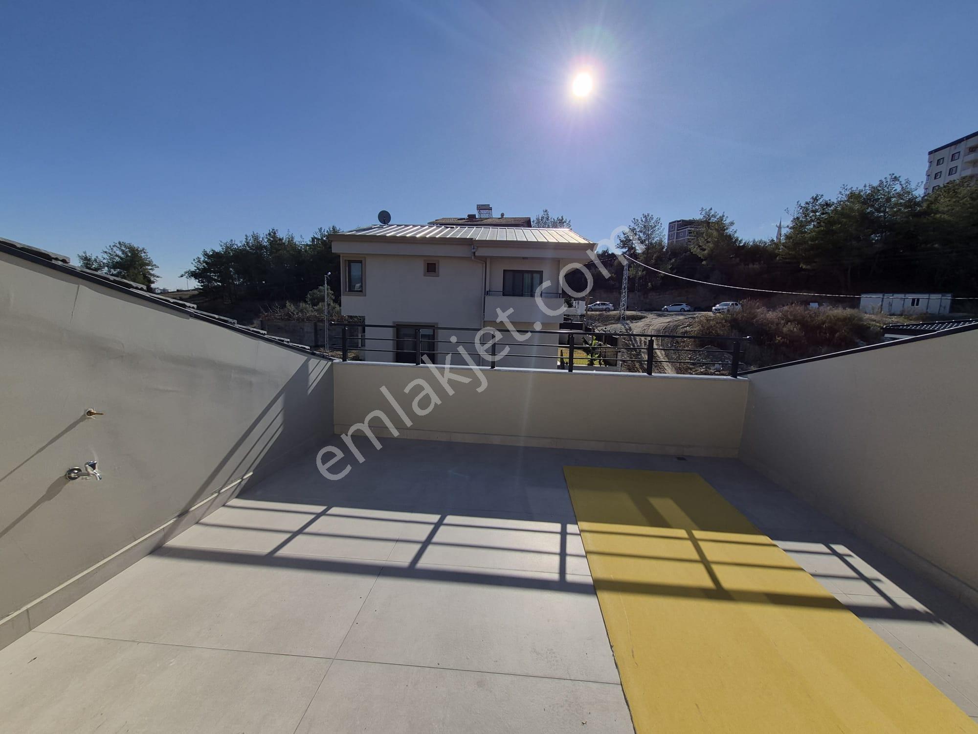 4+1 Çınarlı Tripleks Sıfır Villa 3balkon Havuz 200m2 Otopark 300m Arsa Teras G.oda 2banyo Barbekü - Görsel 10