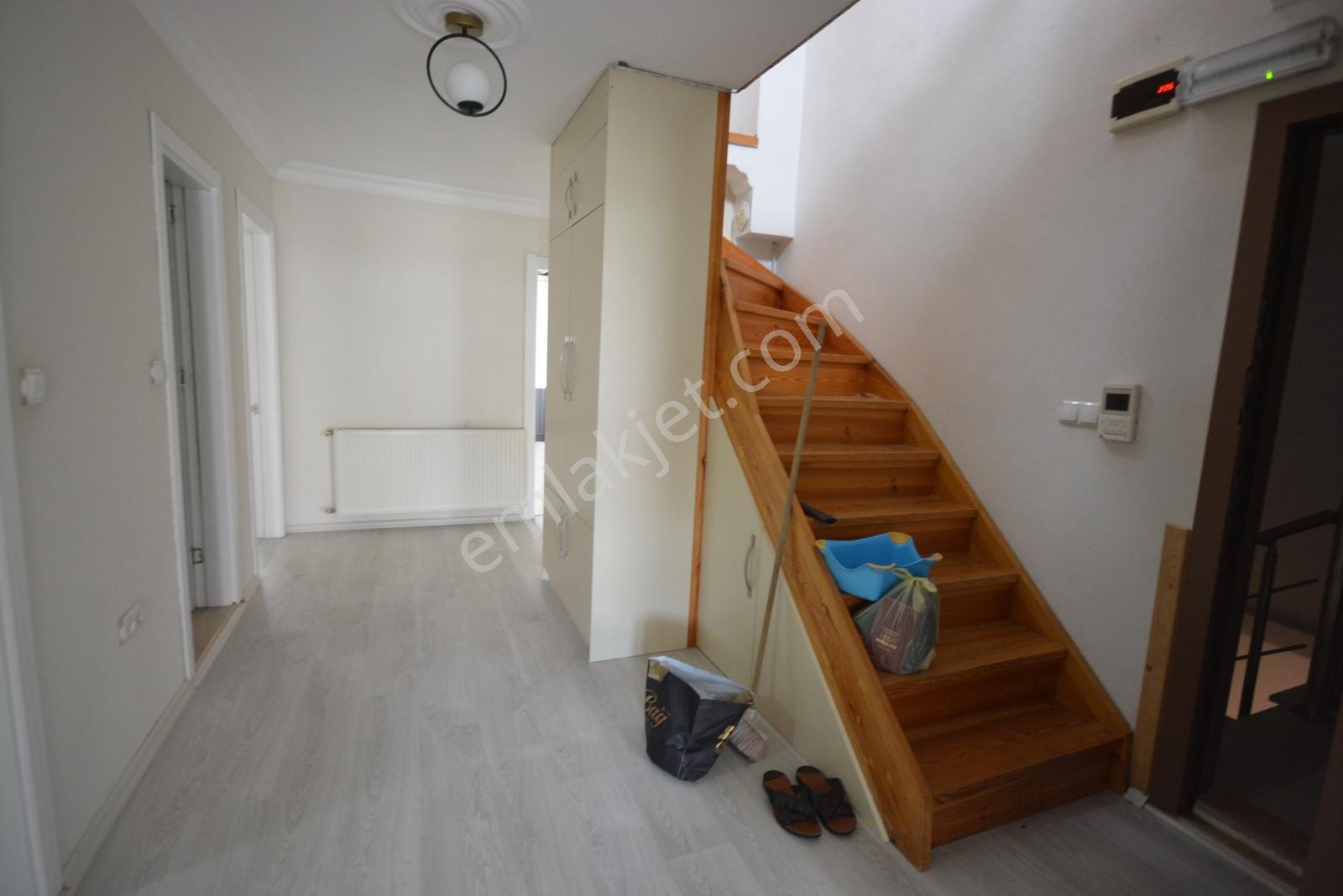 Eyüp Sultan Mah De 5+1 Çatı Dubleks 3 Banyolu Kiralık Daire..... - Görsel 23
