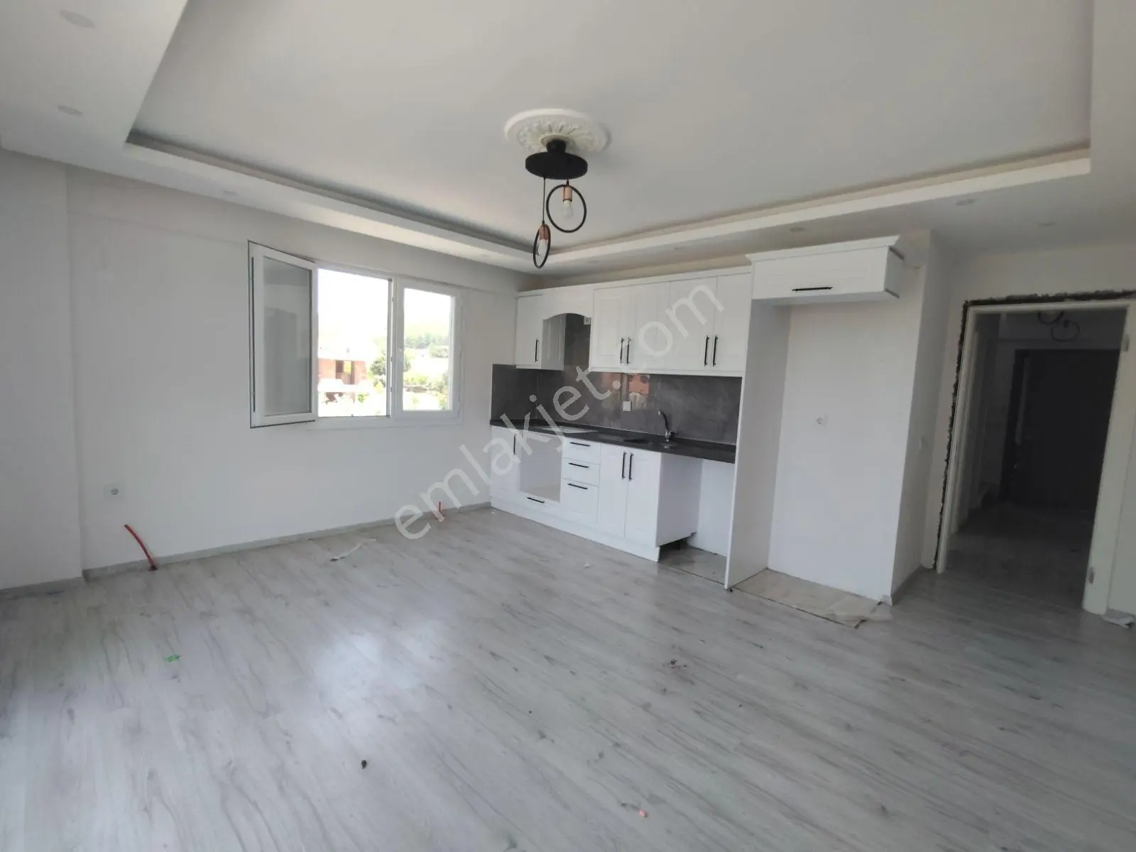 Seydikemer Gerişburnu Sanayi Bölgesinde Kiralık Çatı Dubleks - Görsel 3