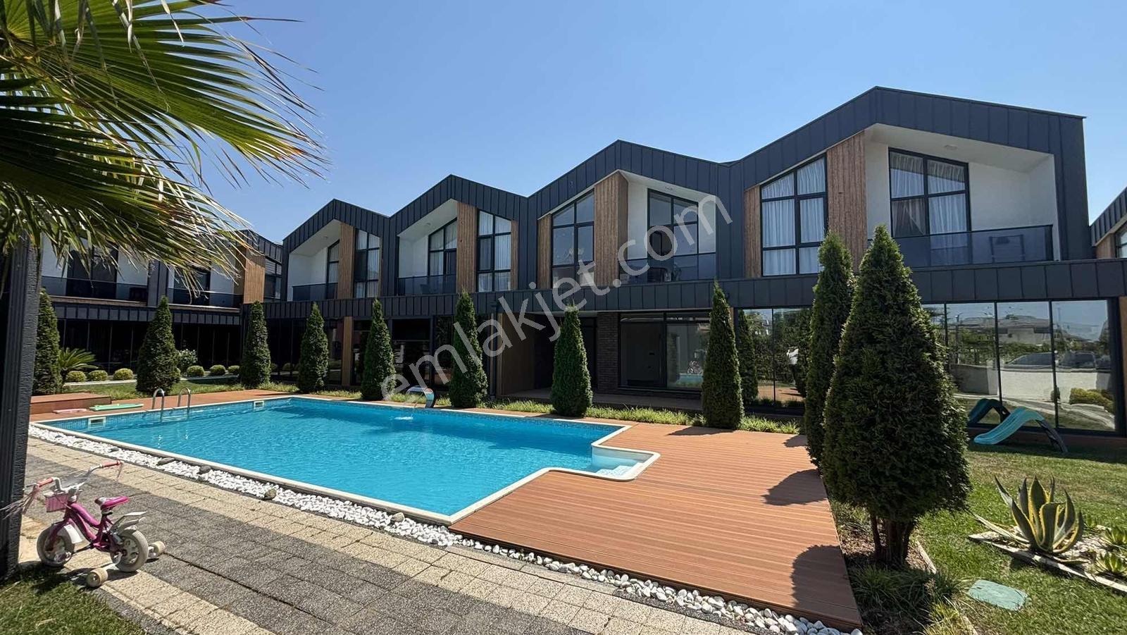 Yalova Kadıköyde Havuzlu Butik Site İçerisinde Lüks 4+1 Villa - Görsel 22