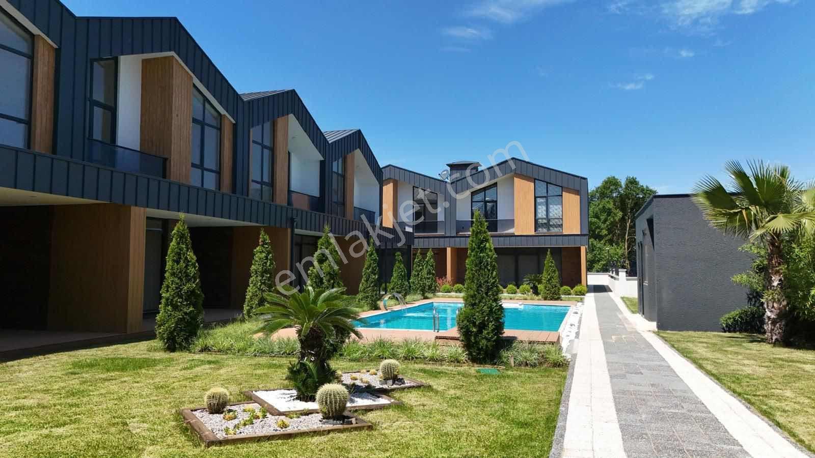 Yalova Kadıköyde Havuzlu Butik Site İçerisinde Lüks 4+1 Villa - Görsel 9