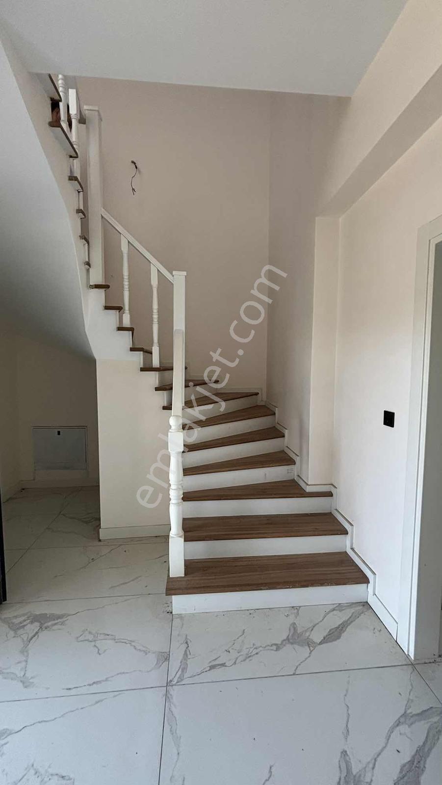 Yalova Kadıköyde Havuzlu Butik Site İçerisinde Lüks 4+1 Villa - Görsel 28
