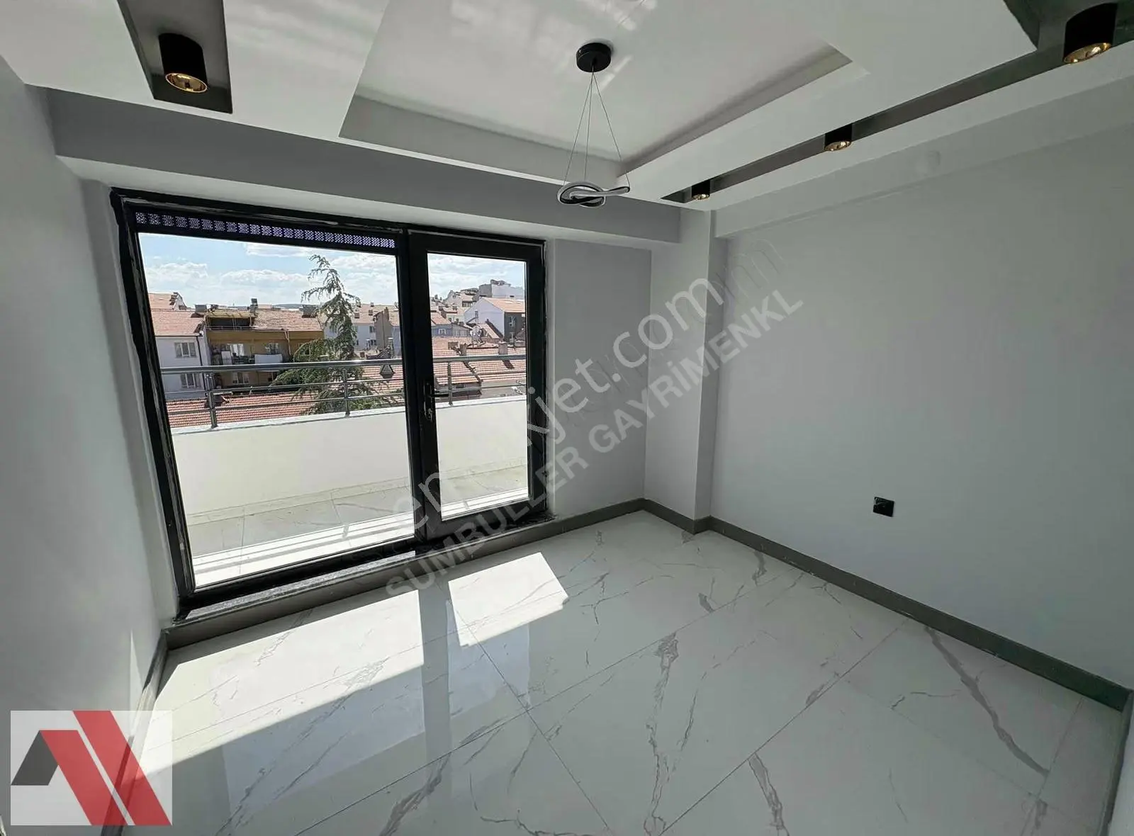 Sümbüller'den Giyinme Odalı Gün Boyu Manzaralı Lüx 4+1 Dubleks