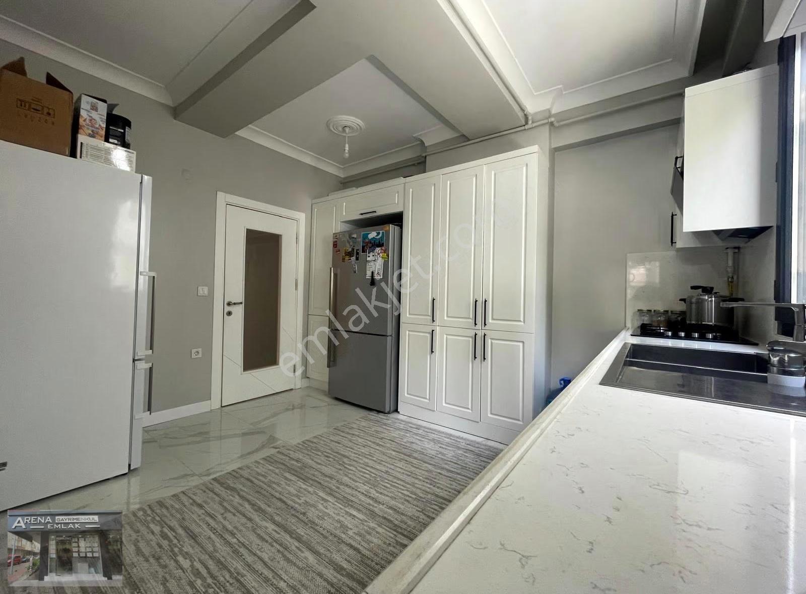 Bahçelievler Merkez Mah. 2 Yıllık Binada 3+1 135m2 Lüx K.otopark - Görsel 2