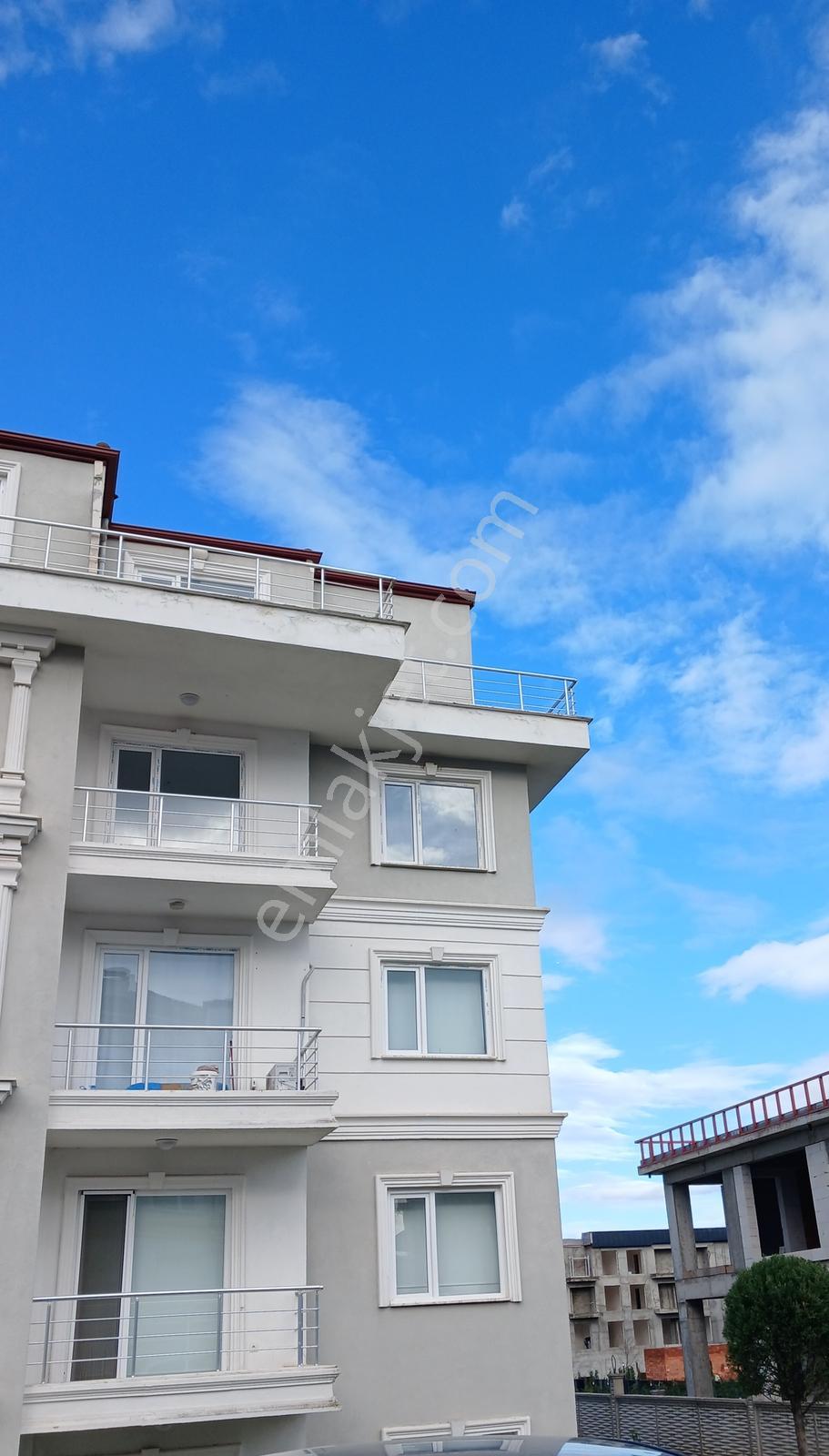 Kartepe'de Site İçerisinde Kiralık 2+1 Çatı Dubleks Daire - Görsel 11