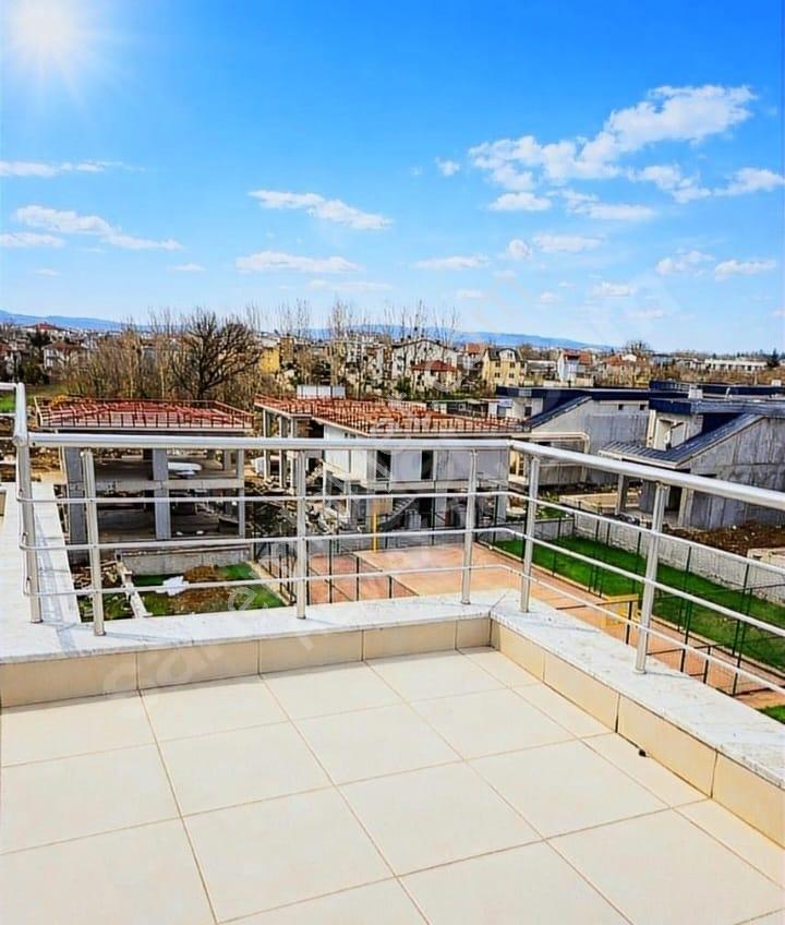 Kartepe'de Site İçerisinde Kiralık 2+1 Çatı Dubleks Daire - Görsel 19