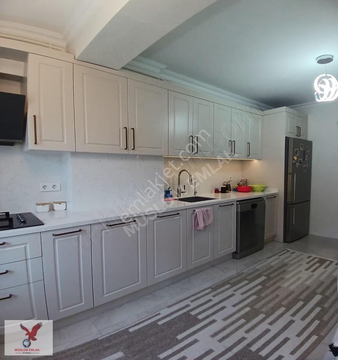 Müslüm Emlaktan Cihangirde 3+1 Masrafsız Ara Kat Daire Fırsatı