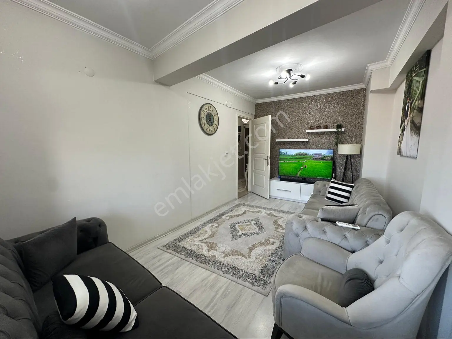 Refet Bele'de Şehir Manzaralı Cam Balkonlu 2+1 Satılık Daire - Görsel 2