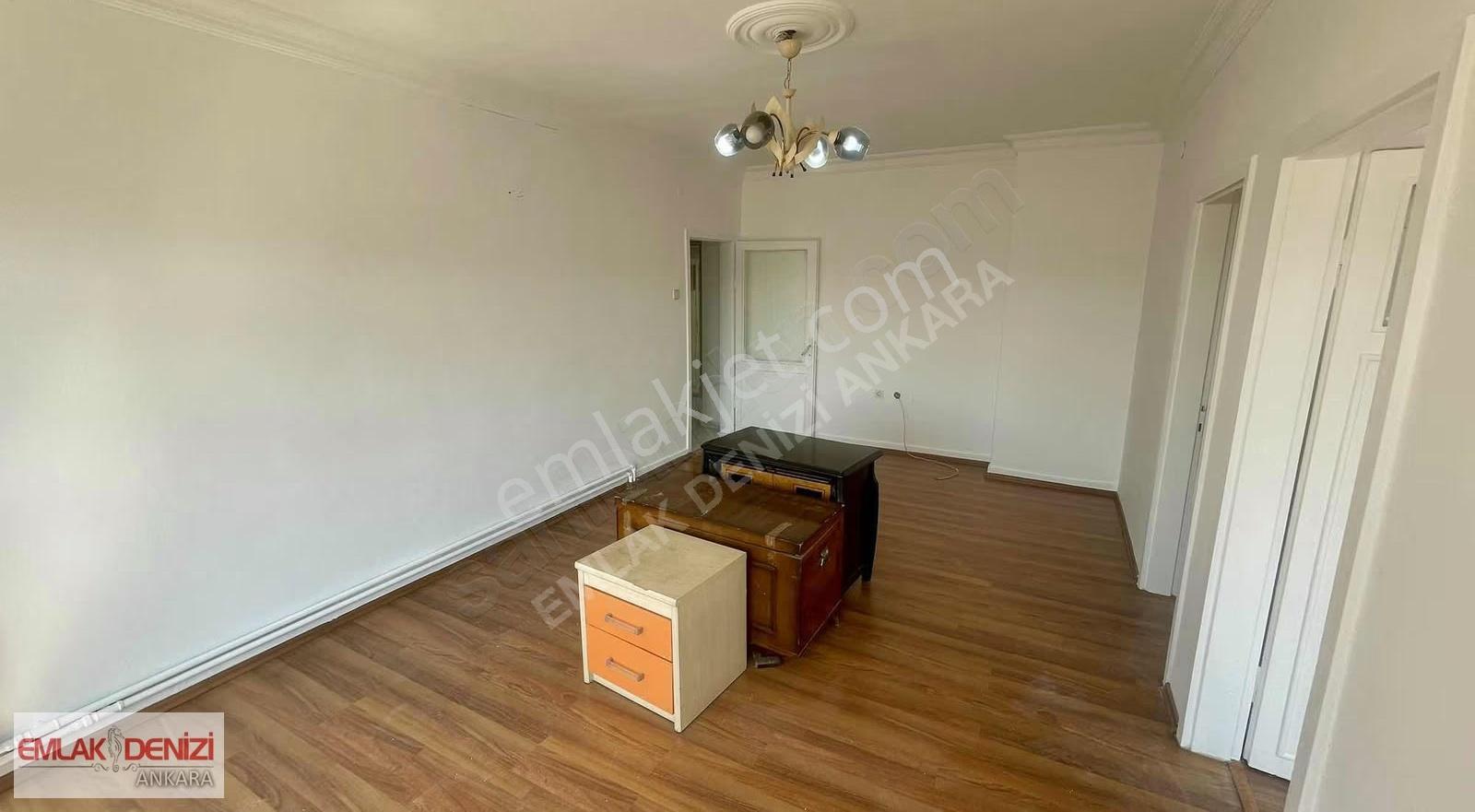 Dikmen Caddesi Üzeri 3. Kat 3+1 Kiralık Daire