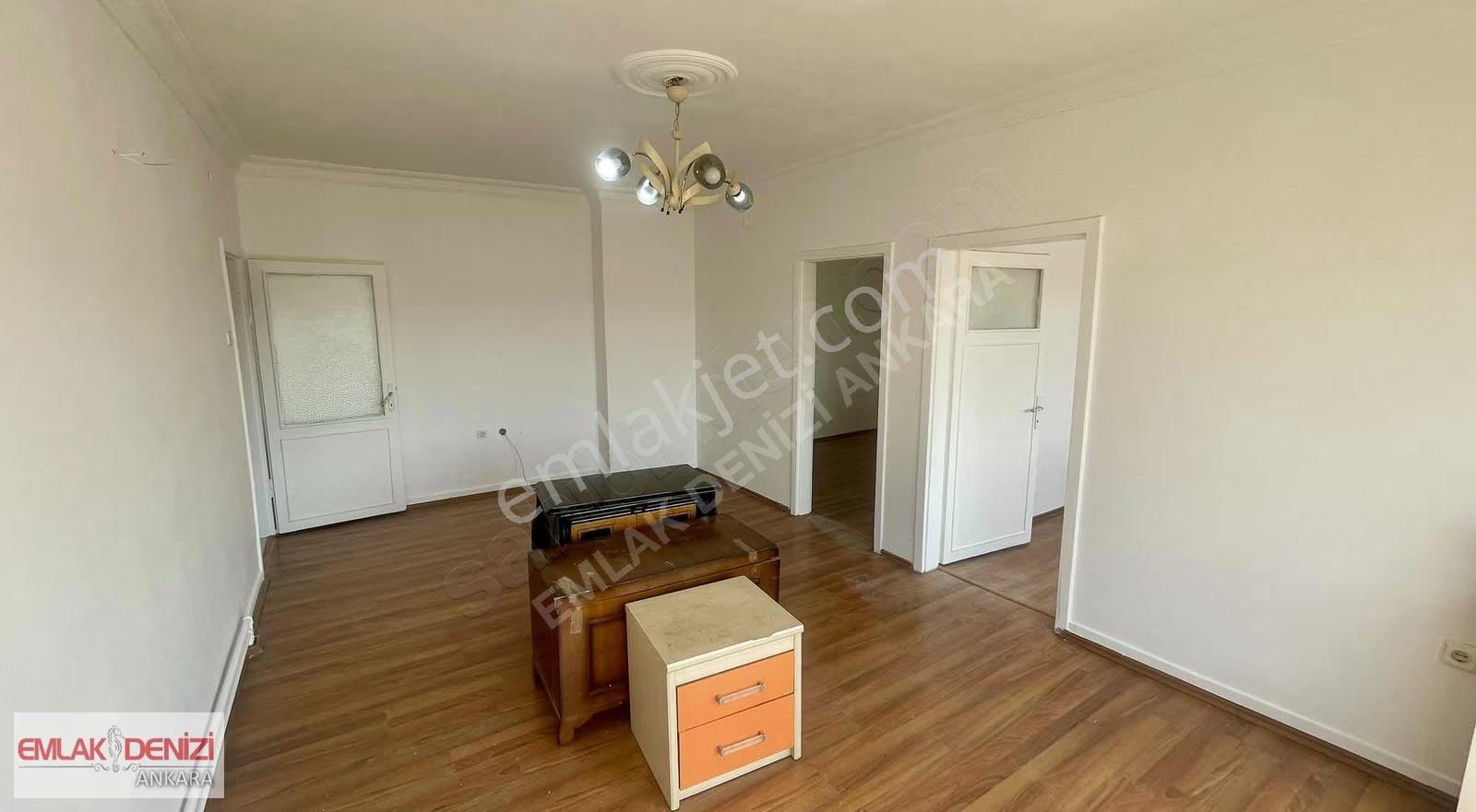 Dikmen Caddesi Üzeri 3. Kat 3+1 Kiralık Daire - Görsel 4