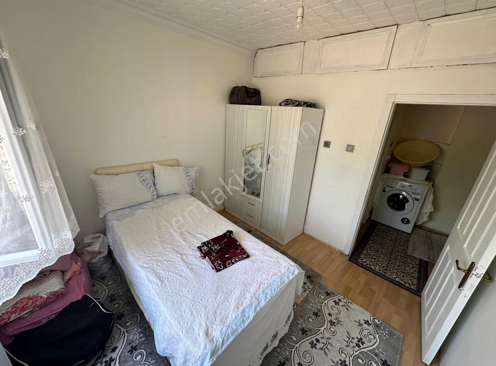 Selçuklu Mah'de Kat Konumunda(altında Daire) 3+1 Genç Binada - Görsel 4