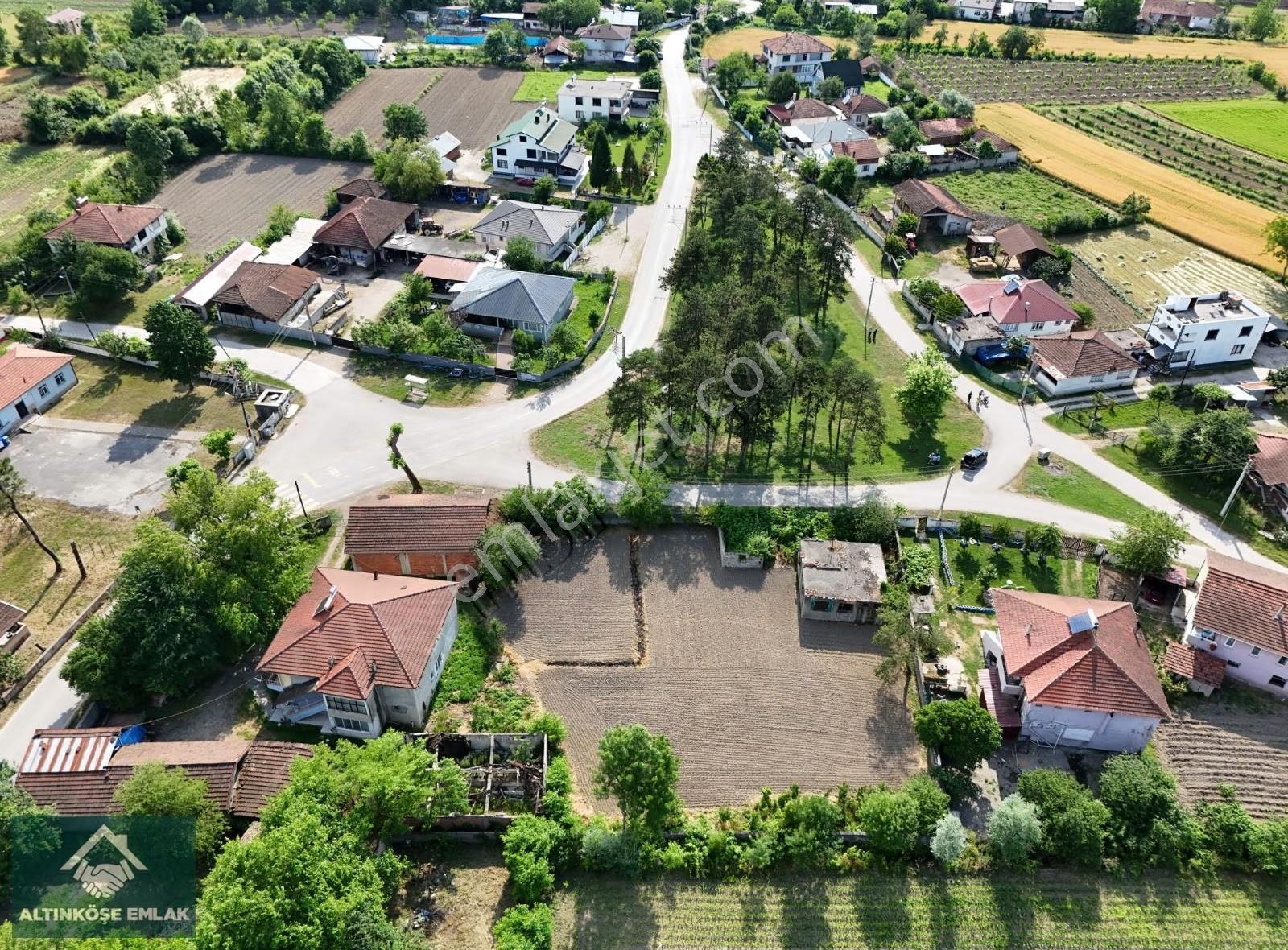 Uzun Çınar'da %40 İmarli, 800m² Satılık Arsa