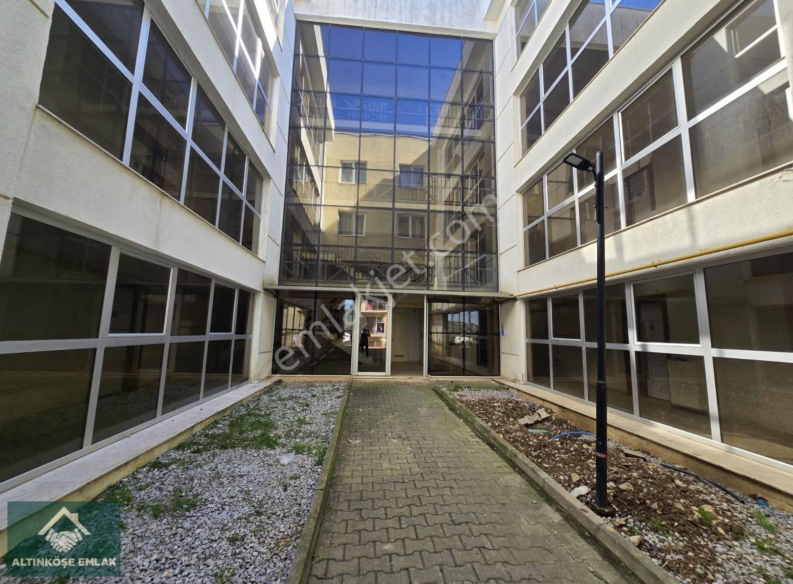 Unigarden Sitesinde Balkonlu Bahçeli Eşyalı 1+1 Zemin Kat Daire - Görsel 10